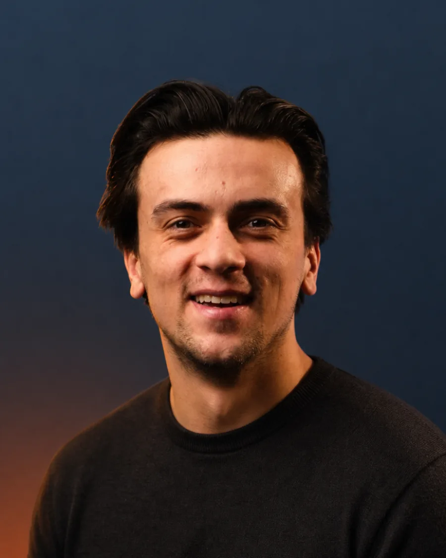 Portret van Yannick Depret, de marketeer achter NotchUp